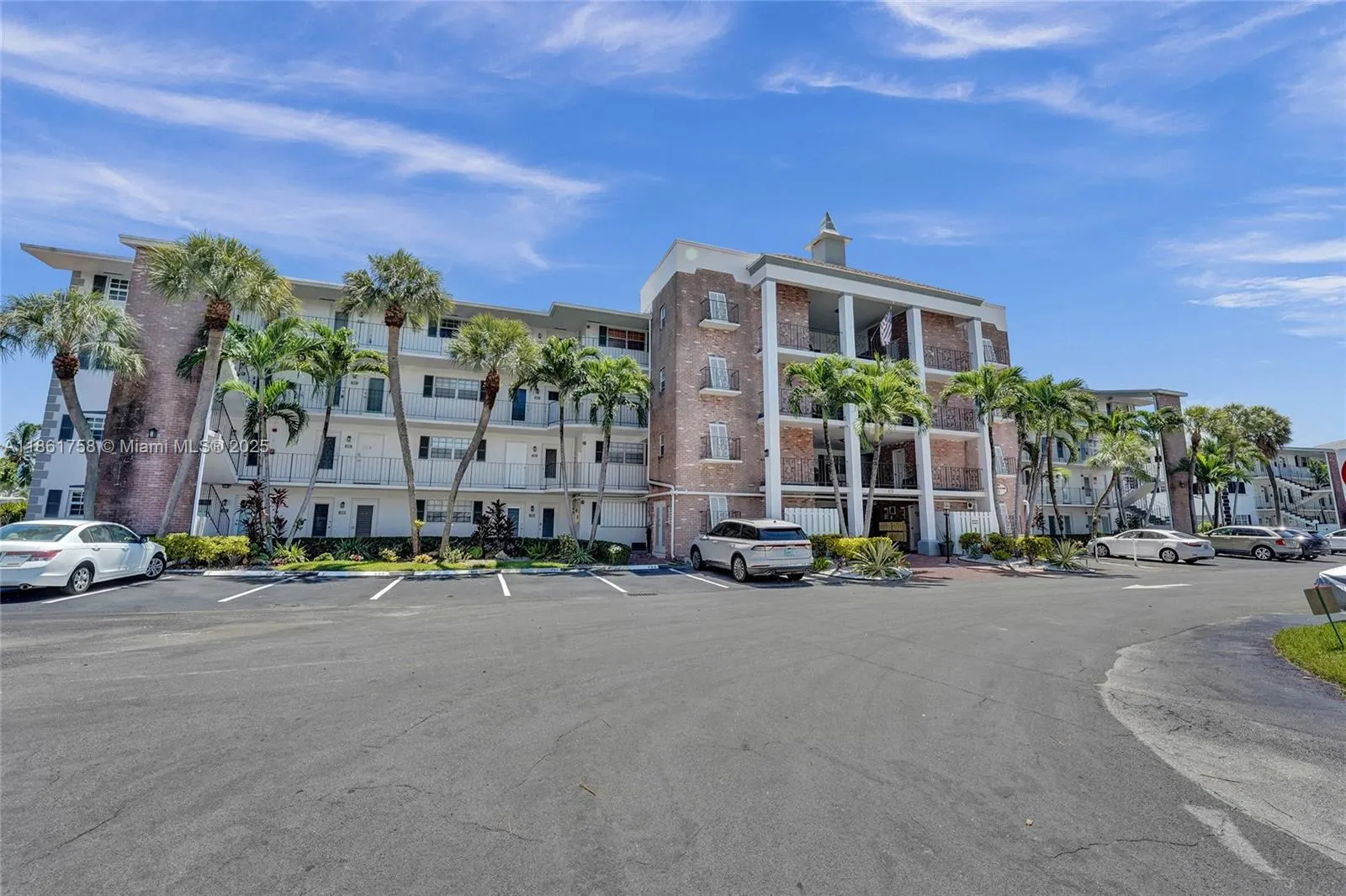 455 Paradise Isle Blvd, #104