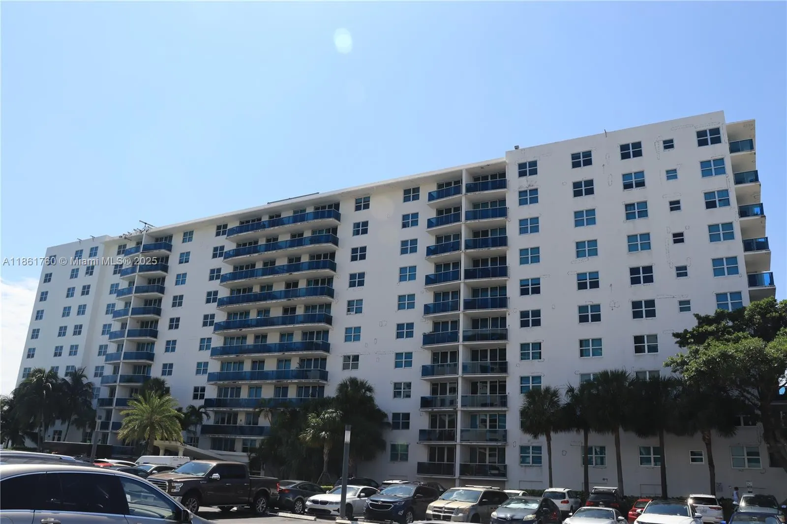 7501 E Treasure Dr, #3K