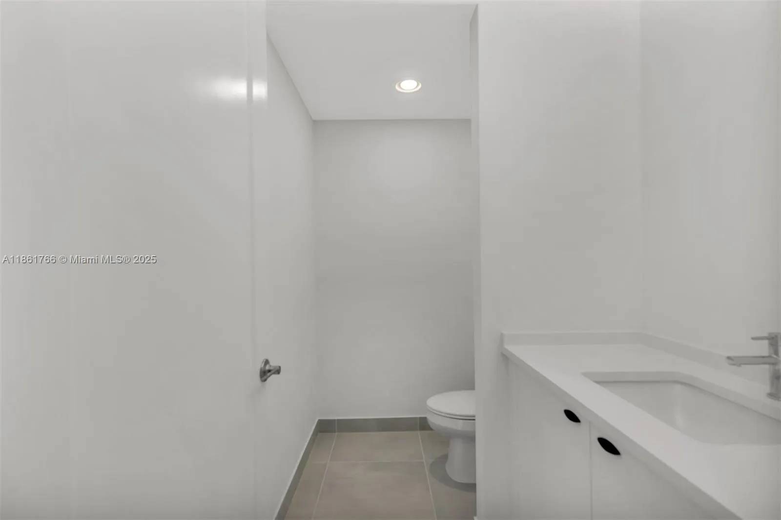 8286 Fishers Island Way