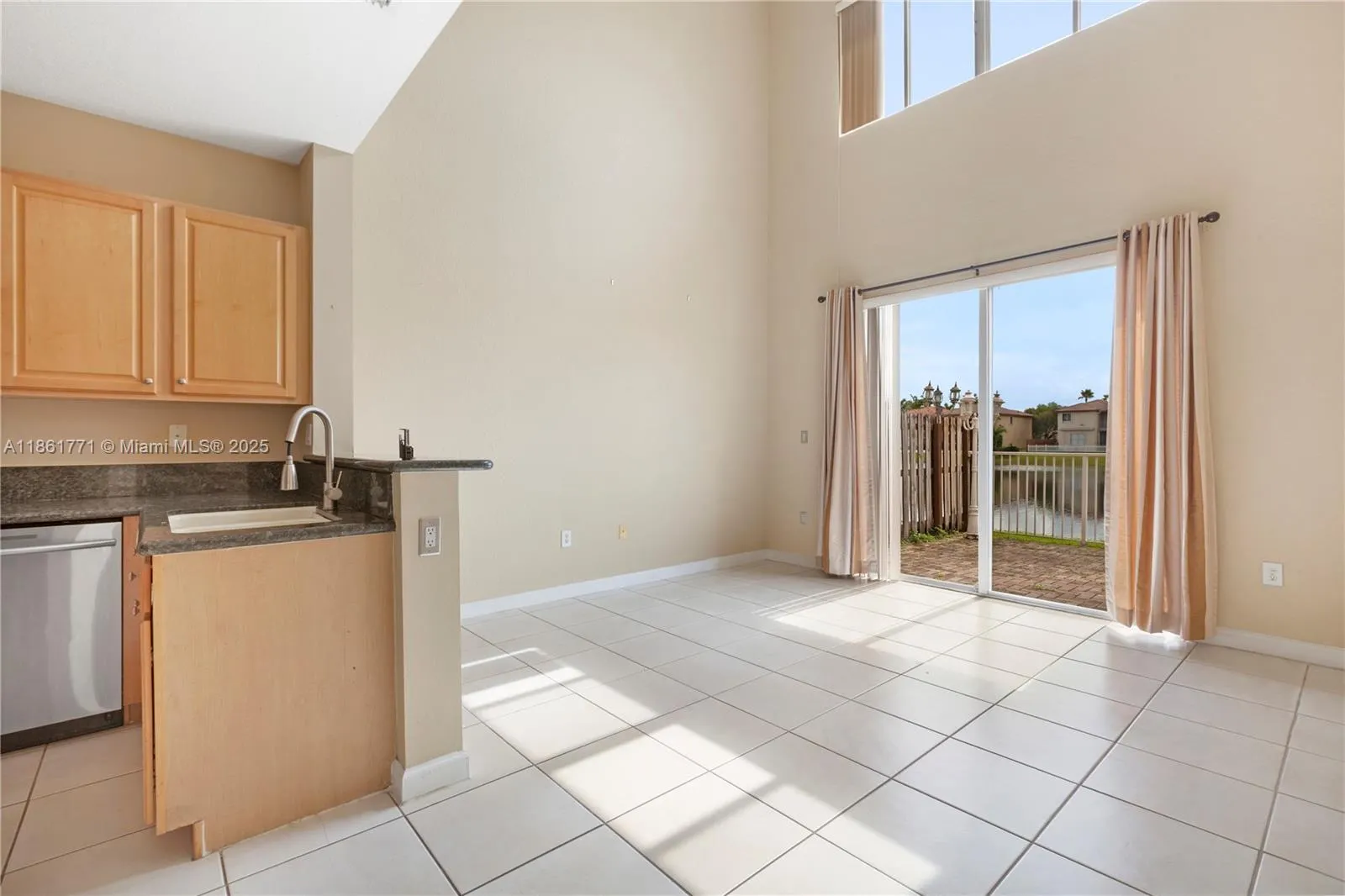 11552 NW 69th Ter