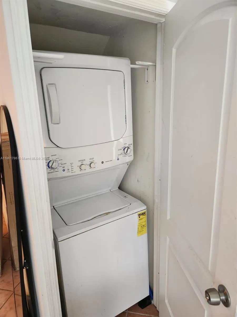 6709 N Kendall Dr, #230