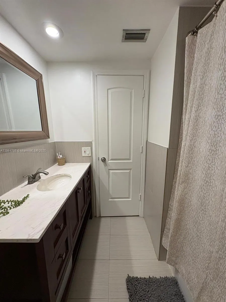 6709 N Kendall Dr, #230