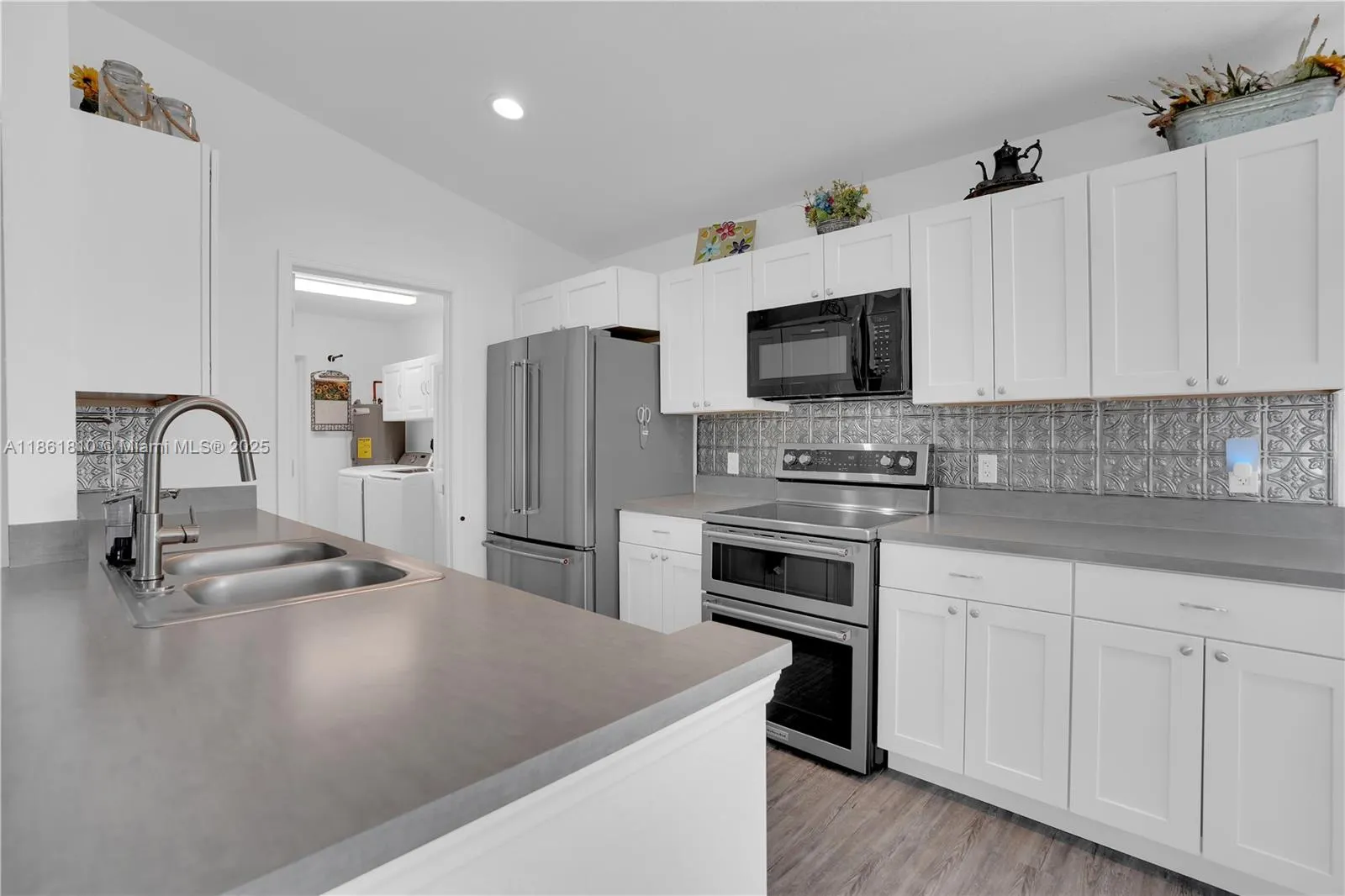 1263 Norge Ct