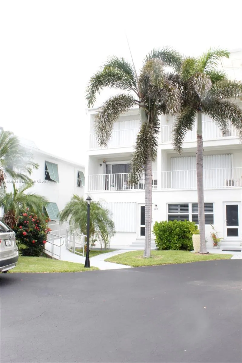 4001 S Ocean Blvd, #103
