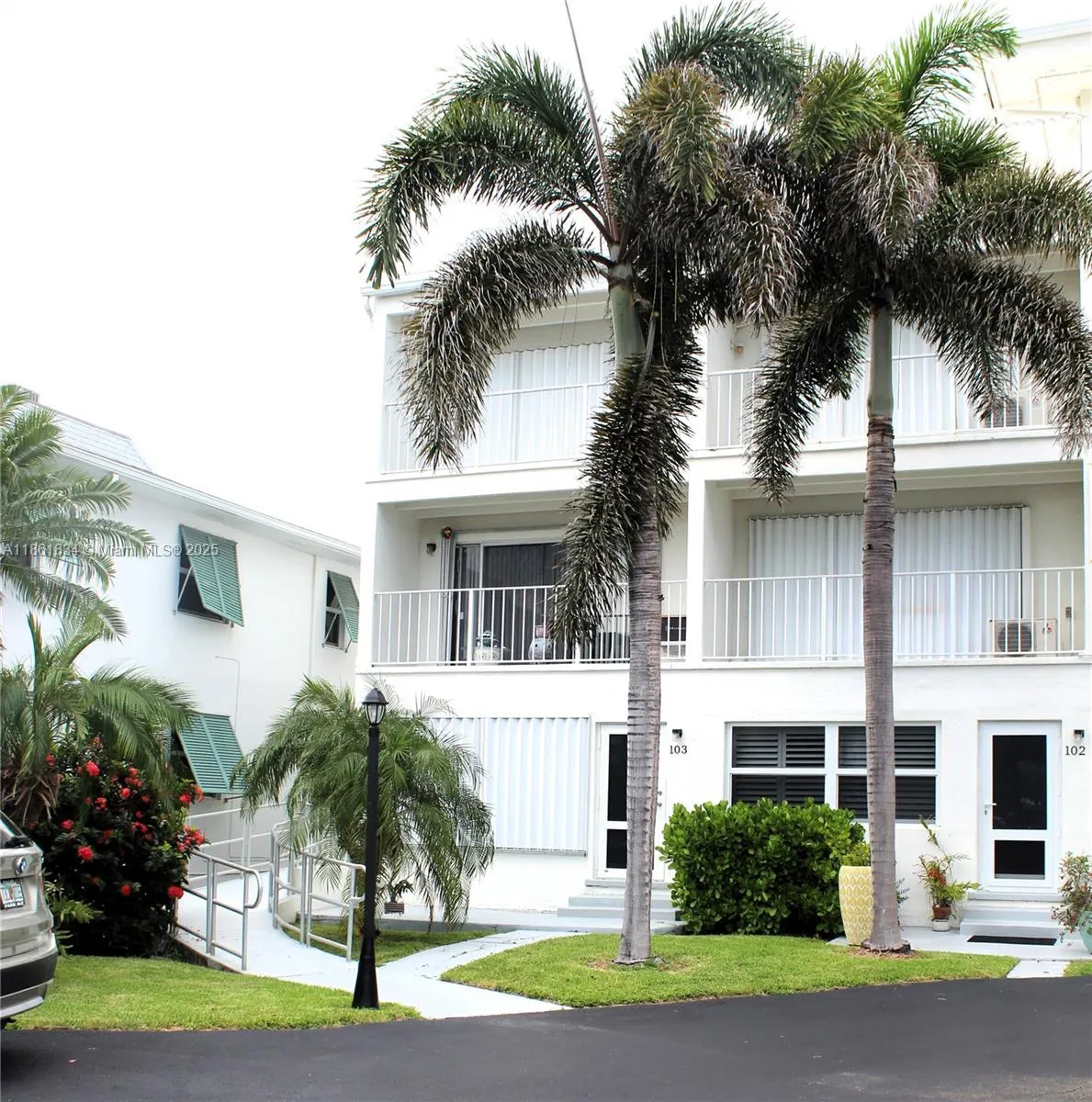4001 S Ocean Blvd, #103