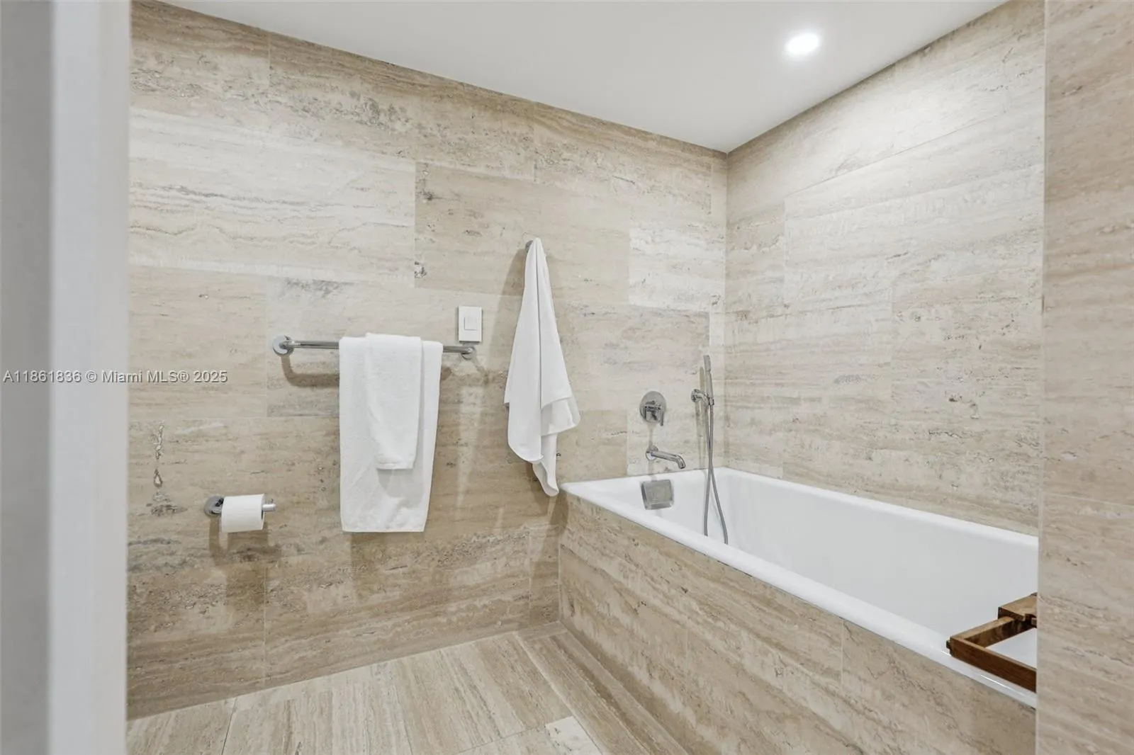 102 24th St, #1440