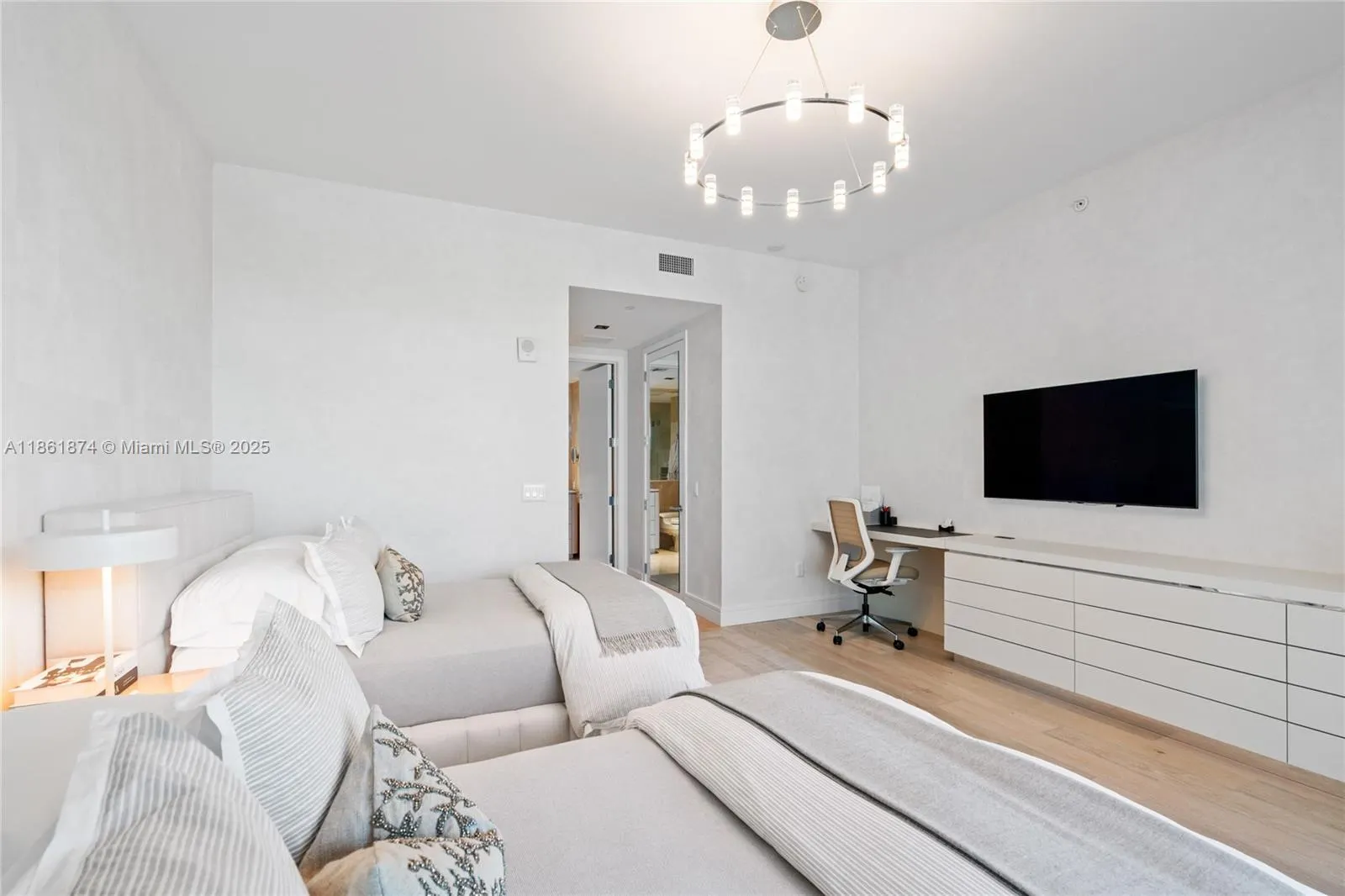 9349 Collins Ave, #303