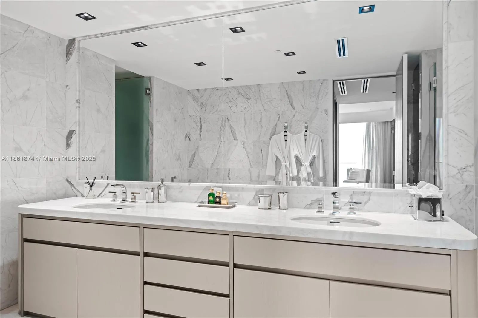 9349 Collins Ave, #303