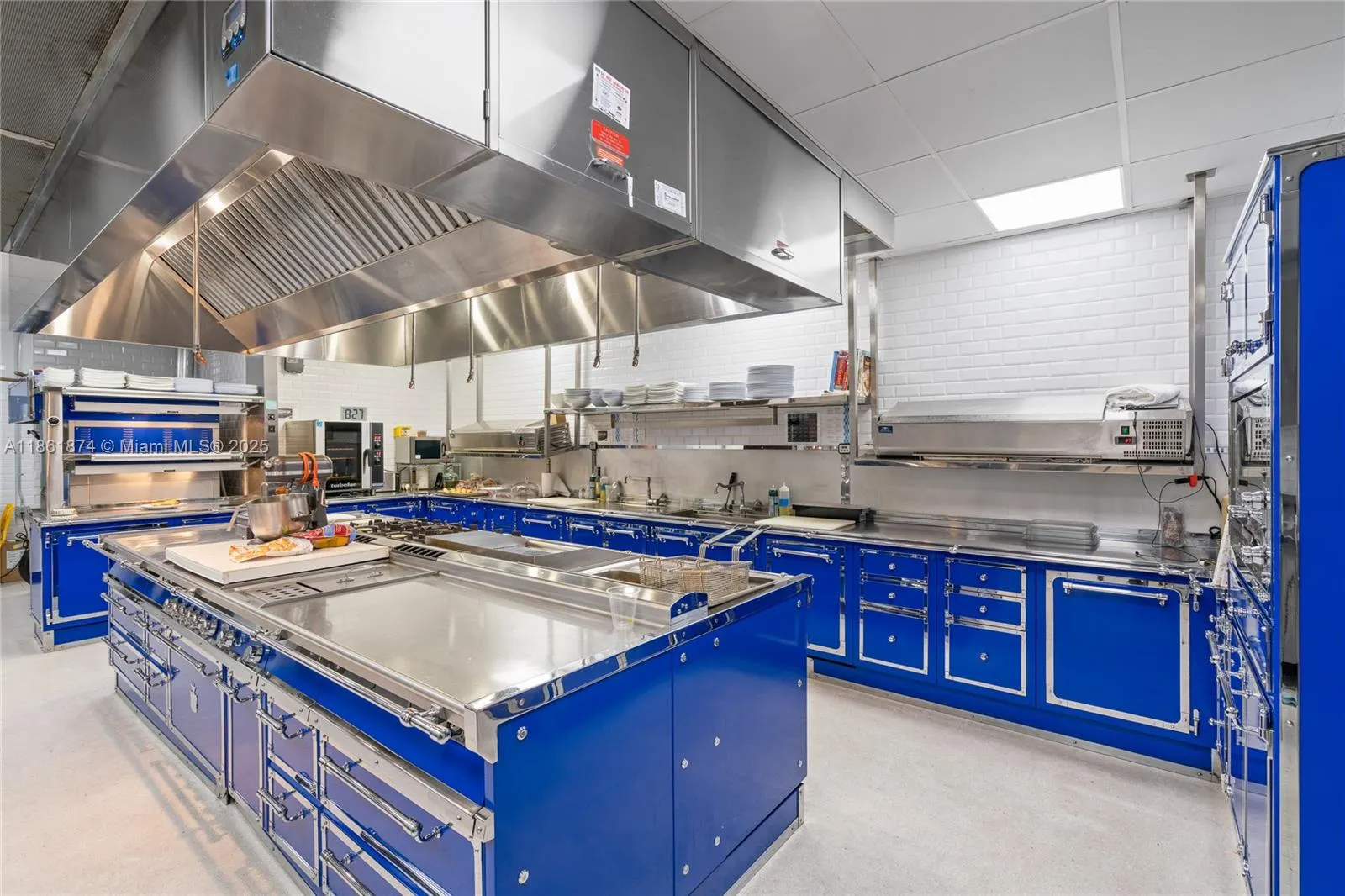 9349 Collins Ave, #303