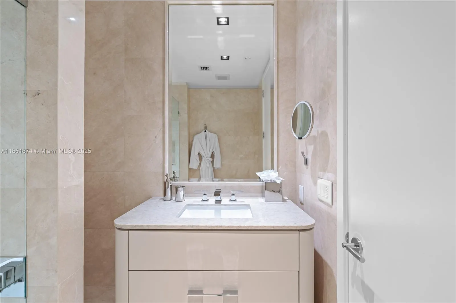 9349 Collins Ave, #303