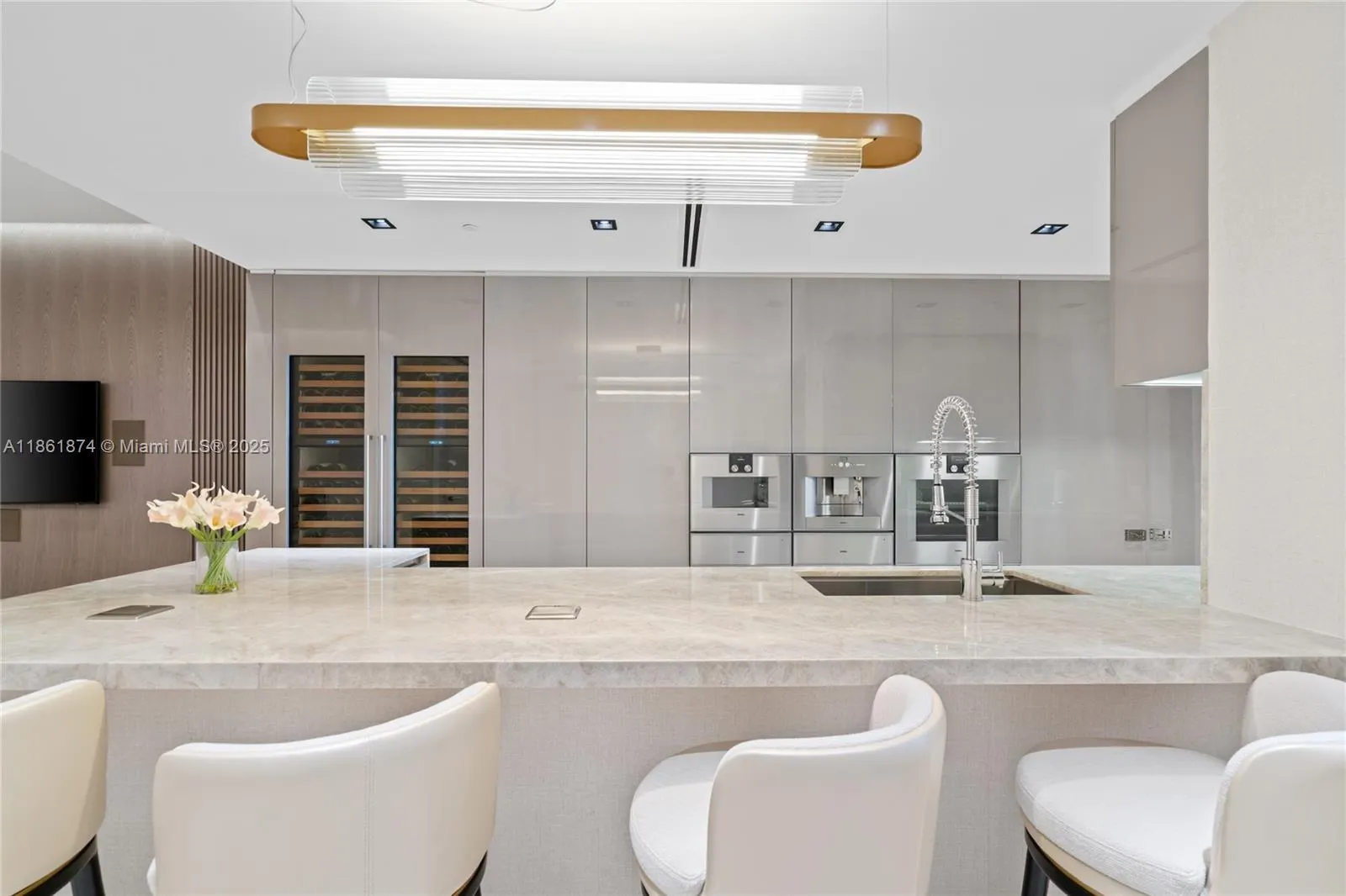 9349 Collins Ave, #303