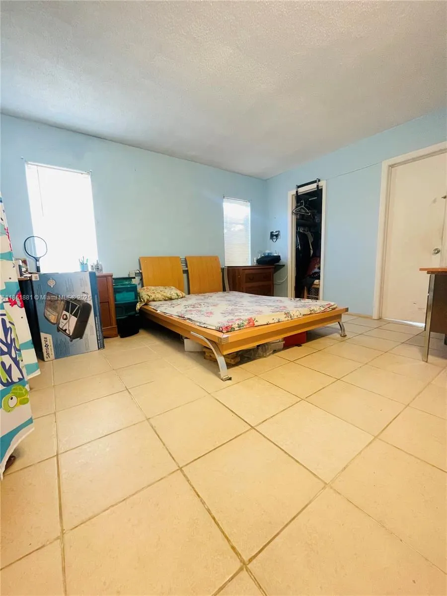 8203 NW 73rd Ter