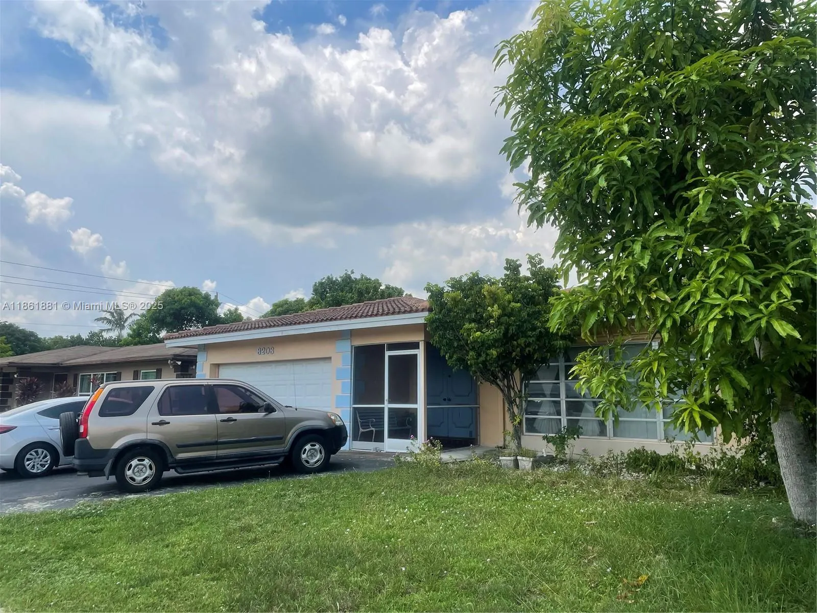 8203 NW 73rd Ter