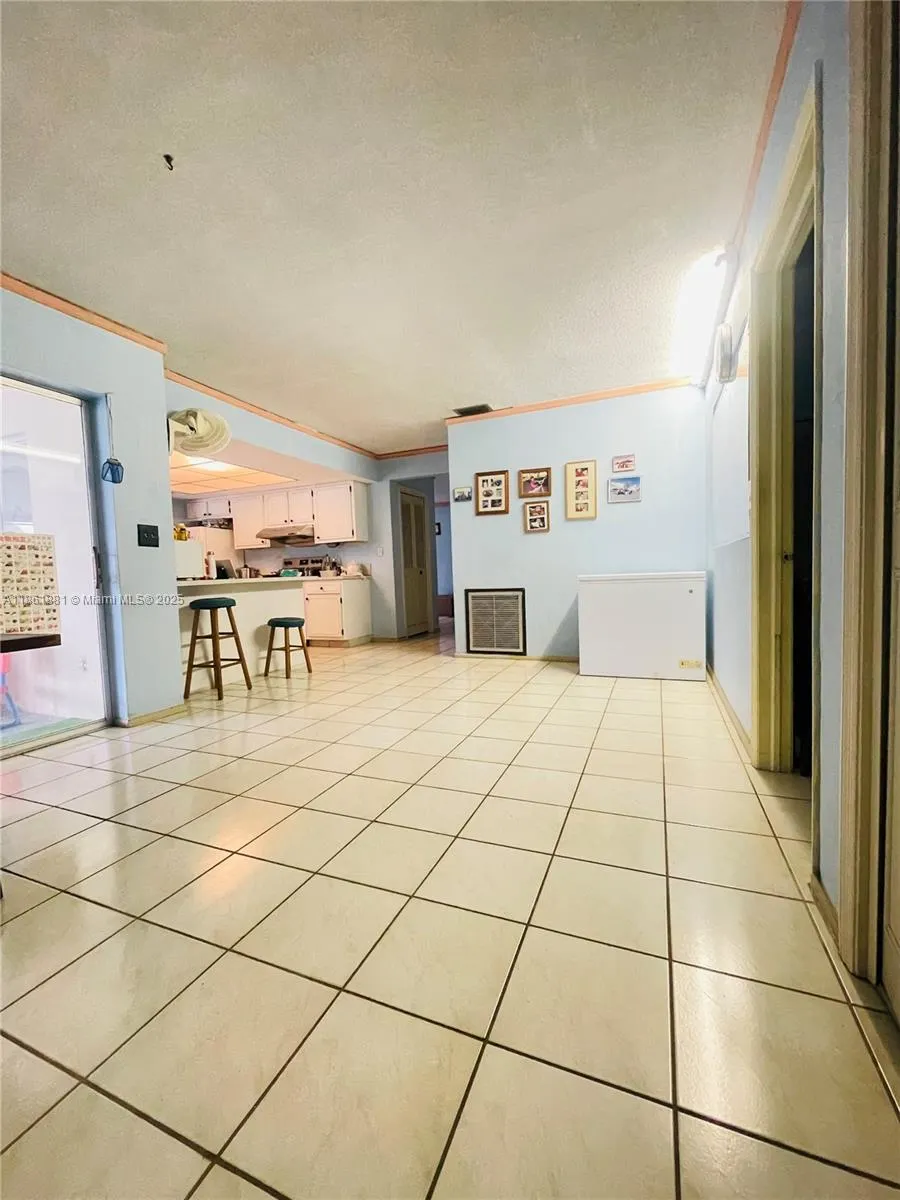 8203 NW 73rd Ter