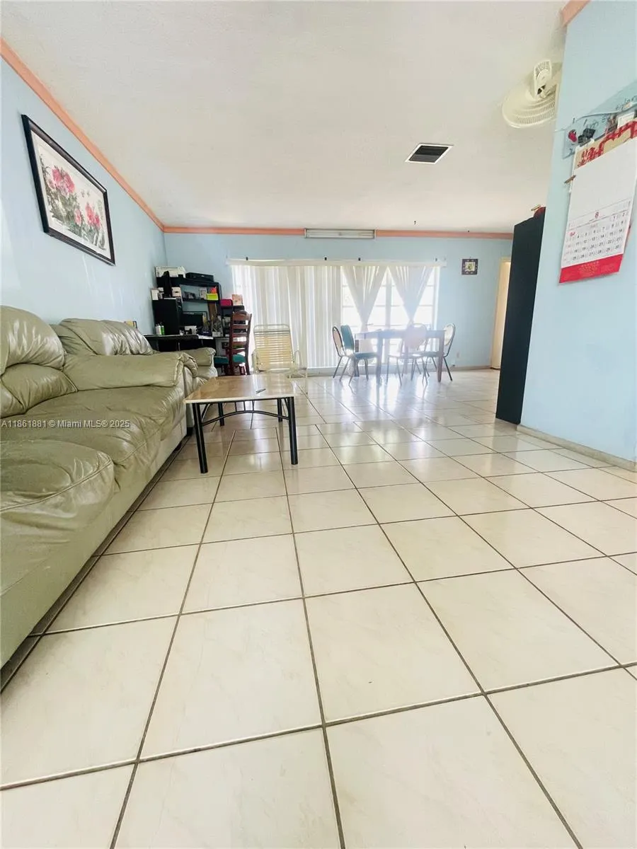 8203 NW 73rd Ter