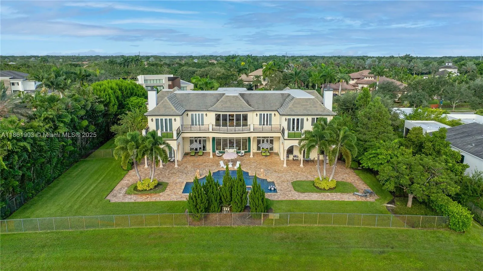 2951 Lake Ridge Ln