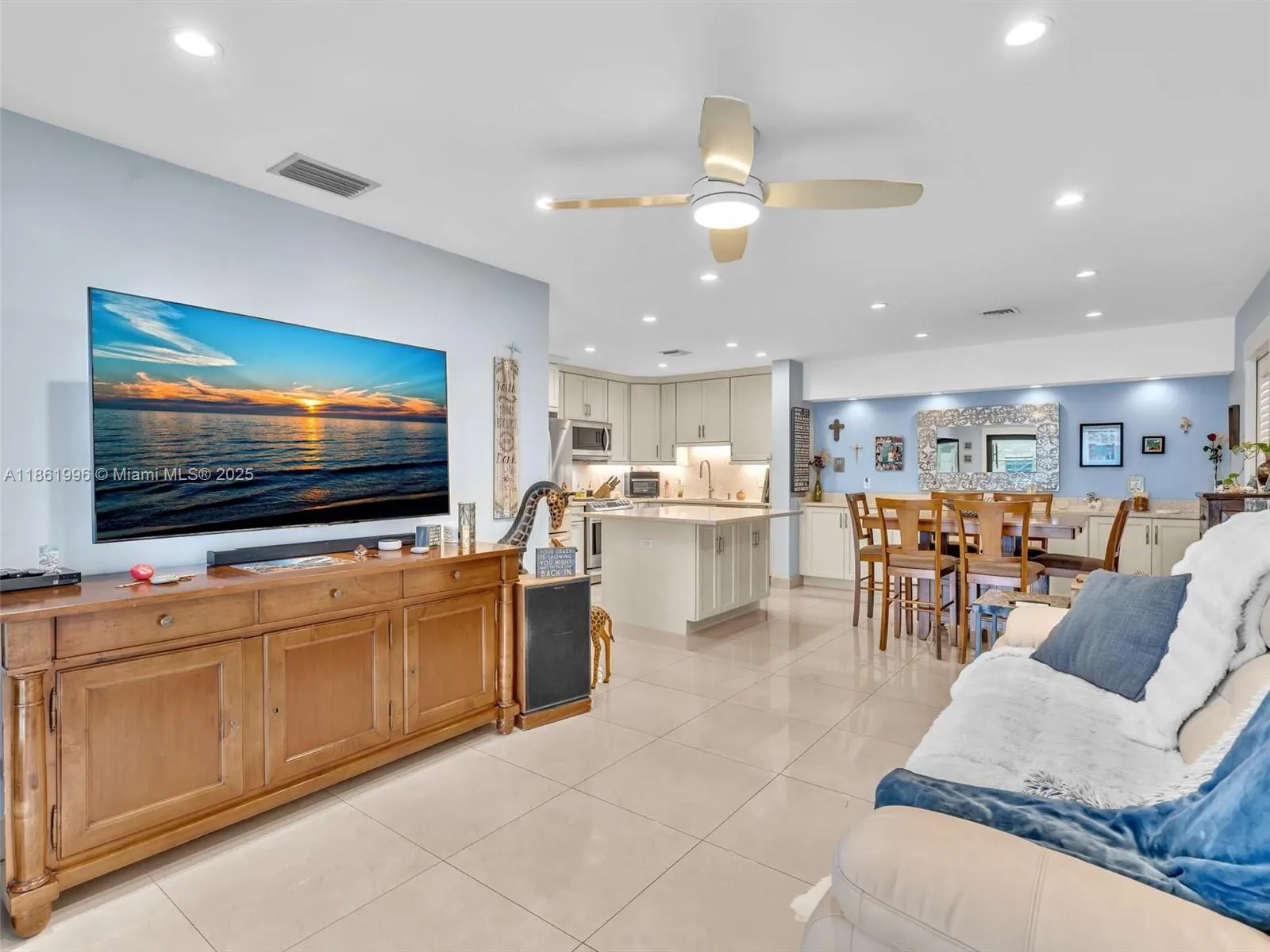 120 Cypress Club Dr, #202