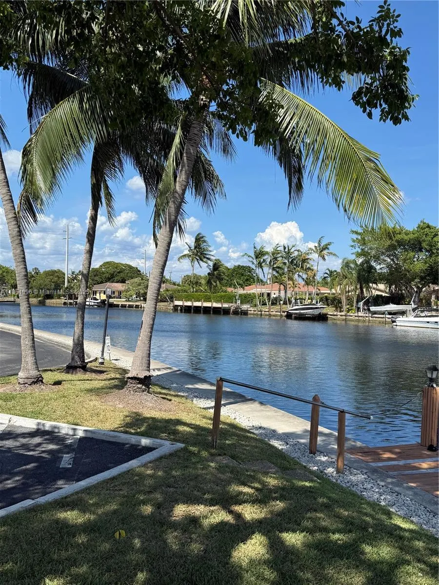 120 Cypress Club Dr, #202