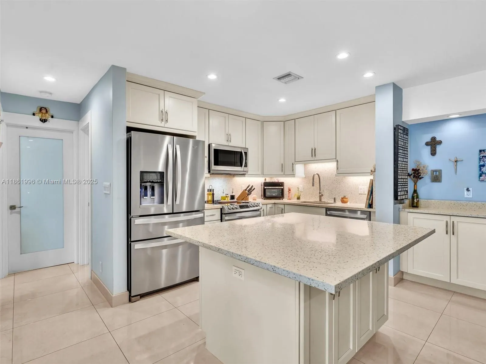 120 Cypress Club Dr, #202