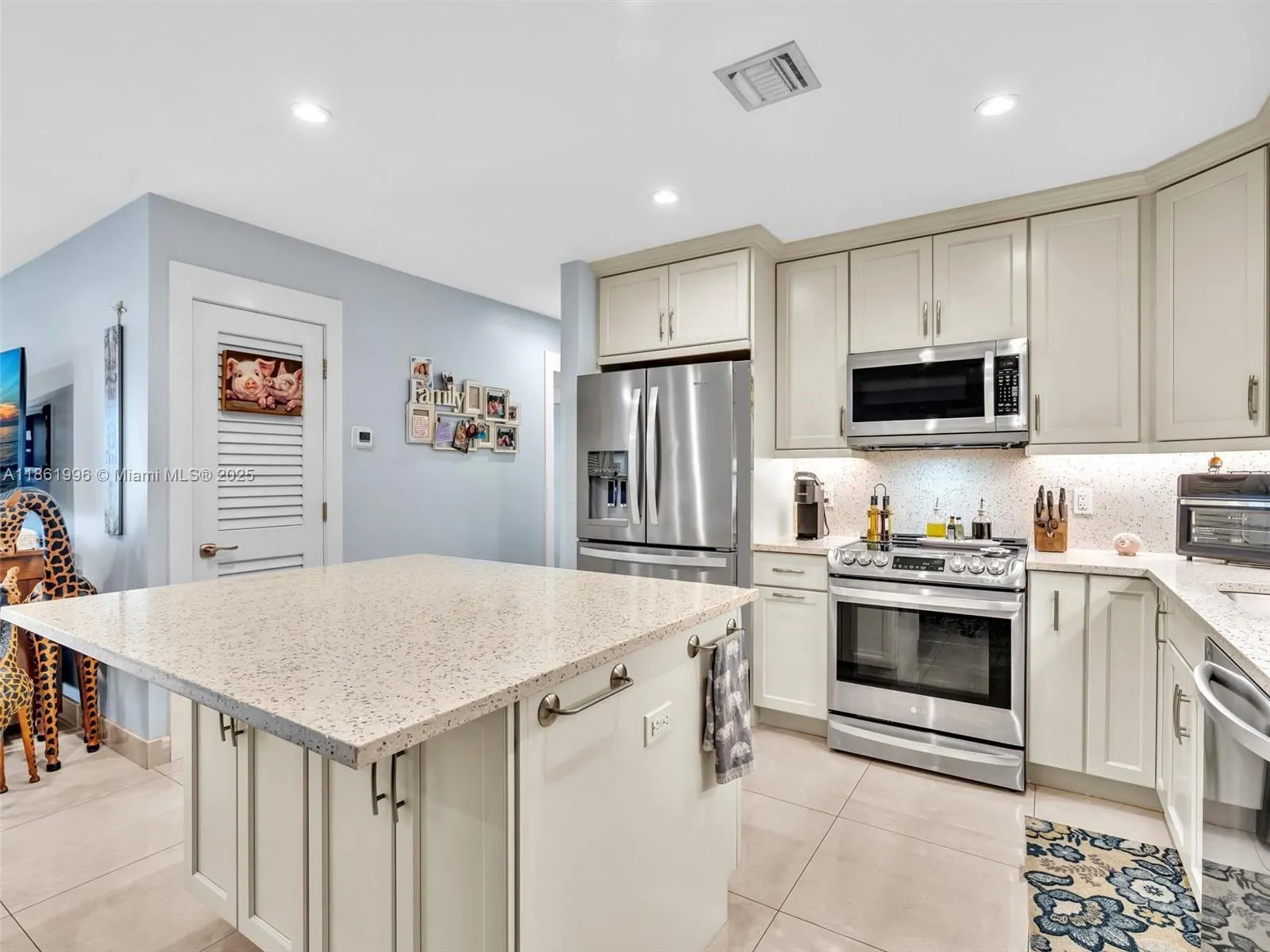 120 Cypress Club Dr, #202