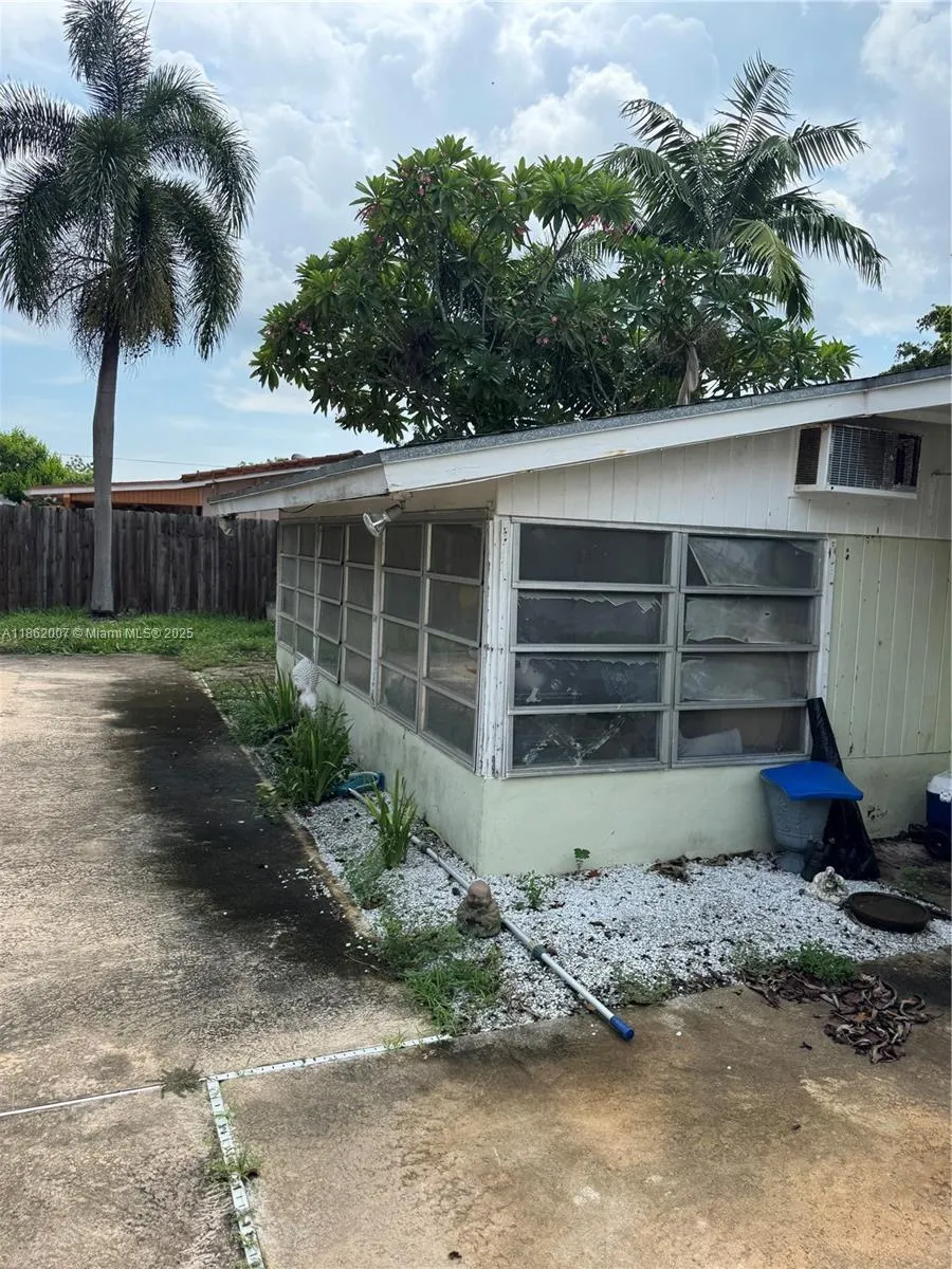 9755 SW 165th Ter