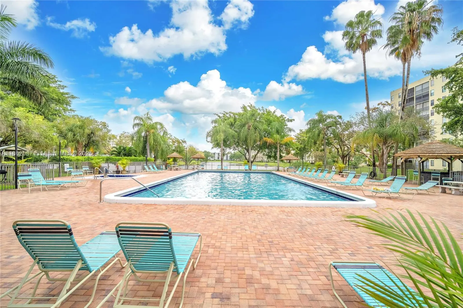 2112 S Cypress Bend Dr, #802