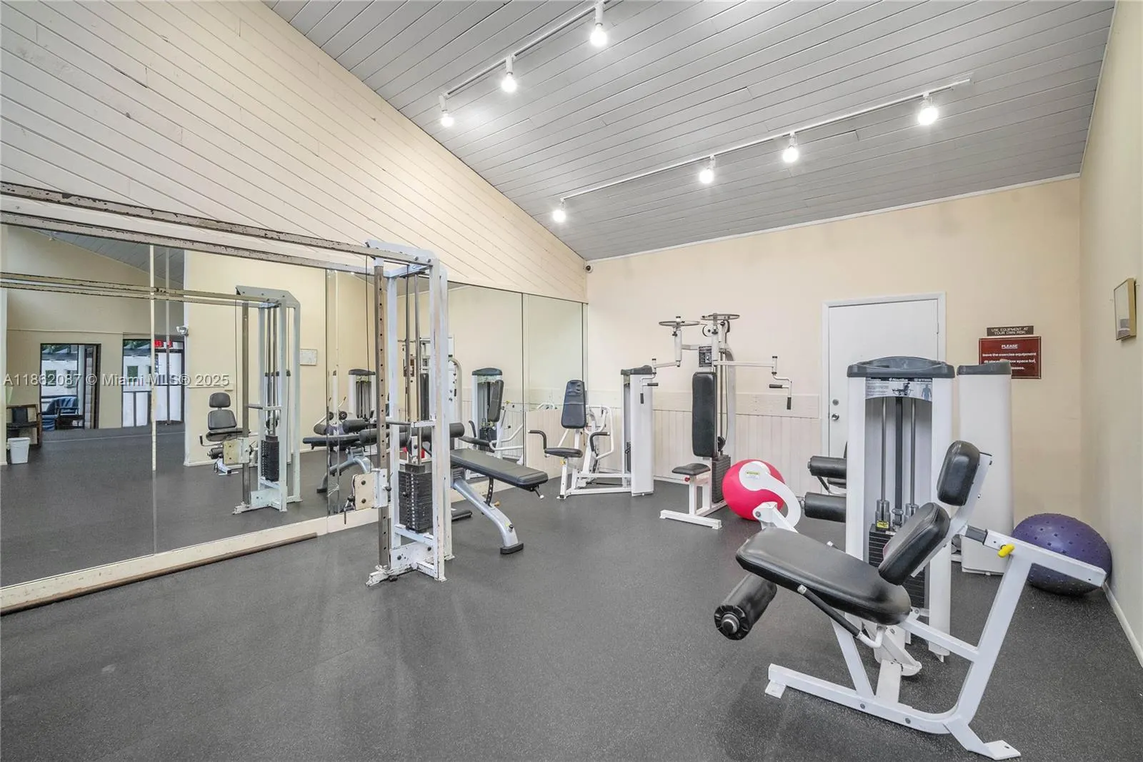2112 S Cypress Bend Dr, #802