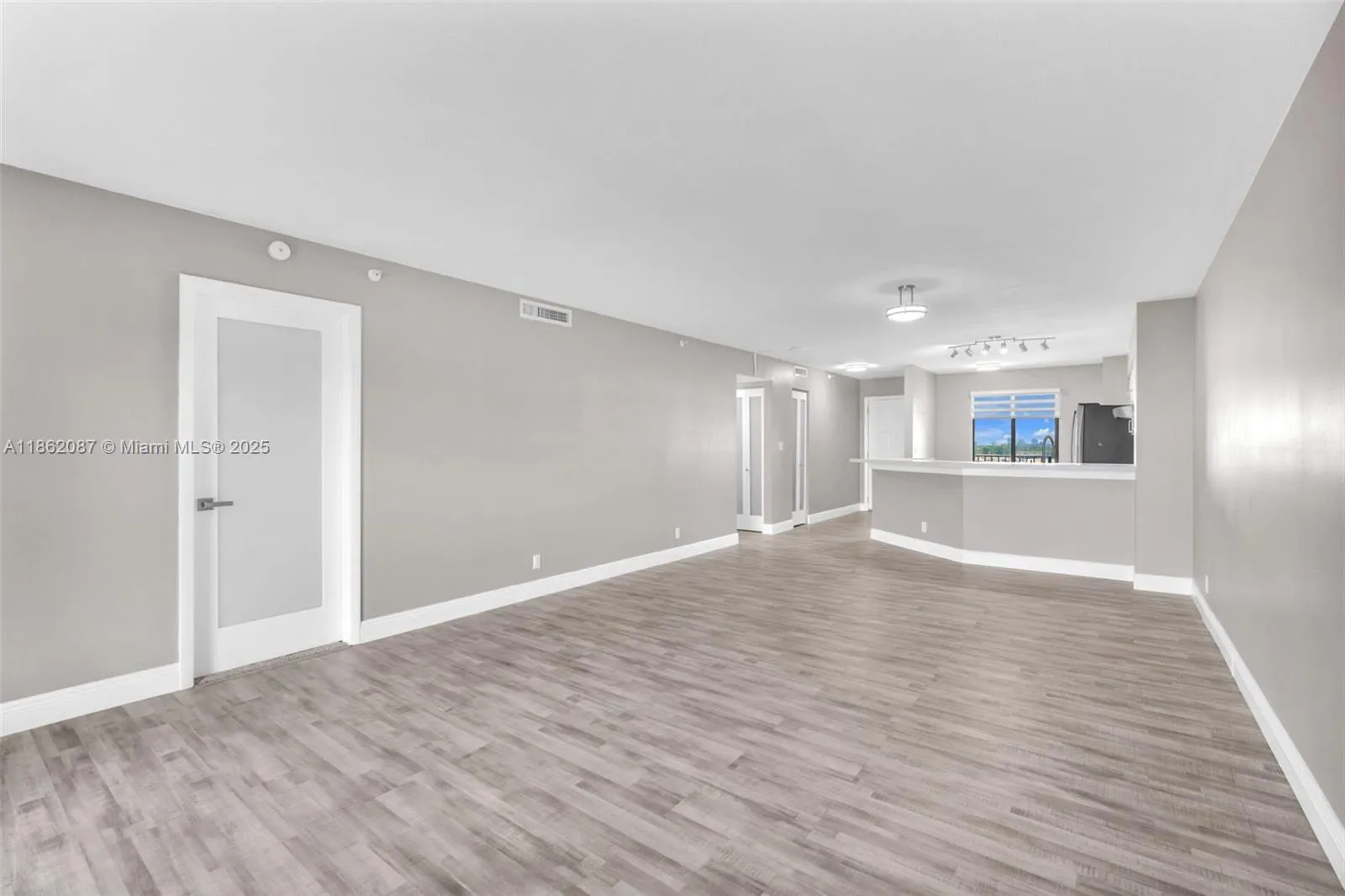 2112 S Cypress Bend Dr, #802