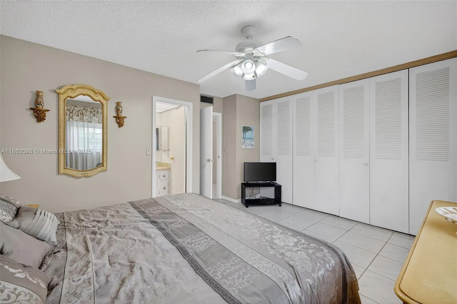 4706 NW 36th St, #402