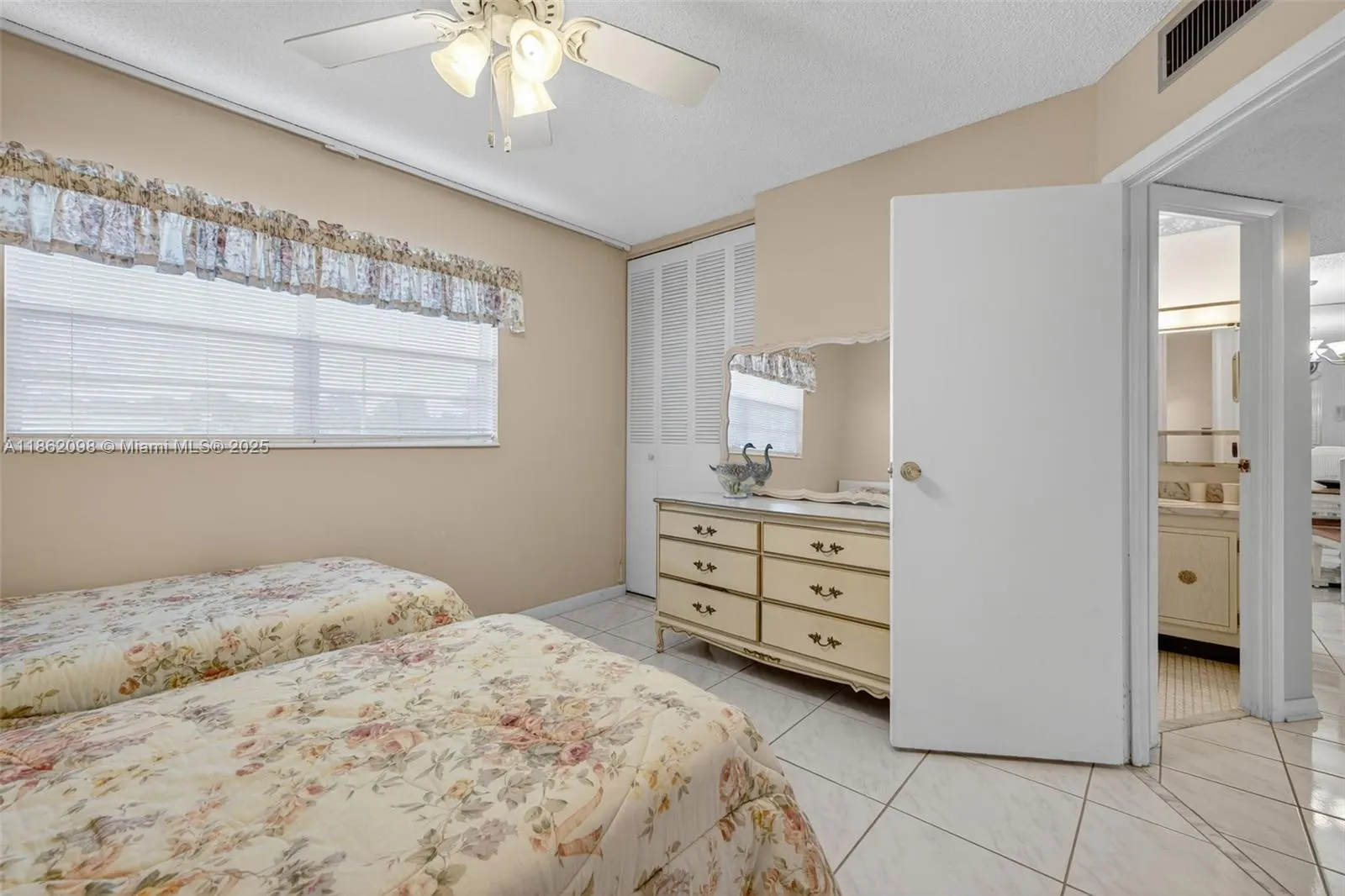 4706 NW 36th St, #402