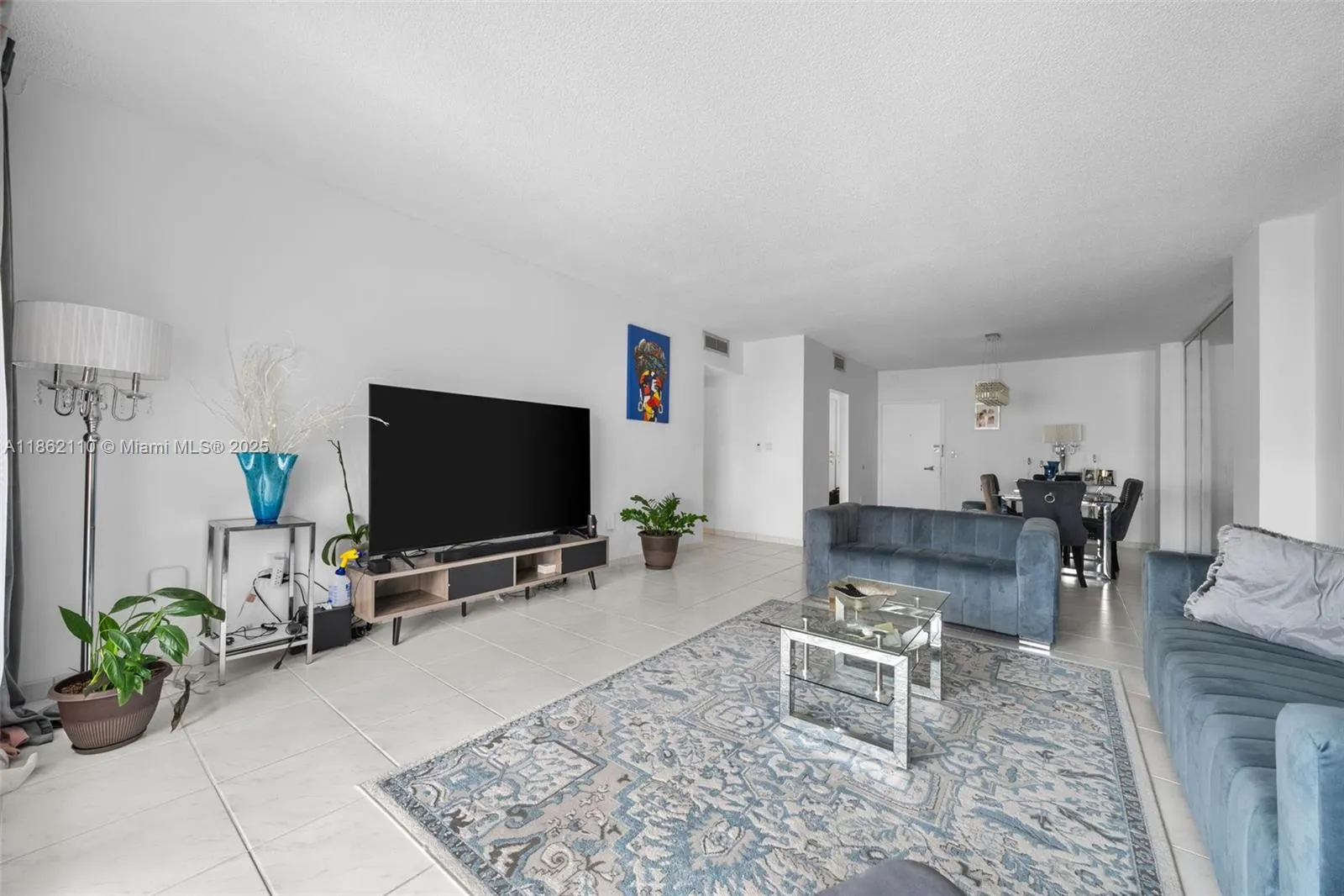 300 Bayview Dr, #807