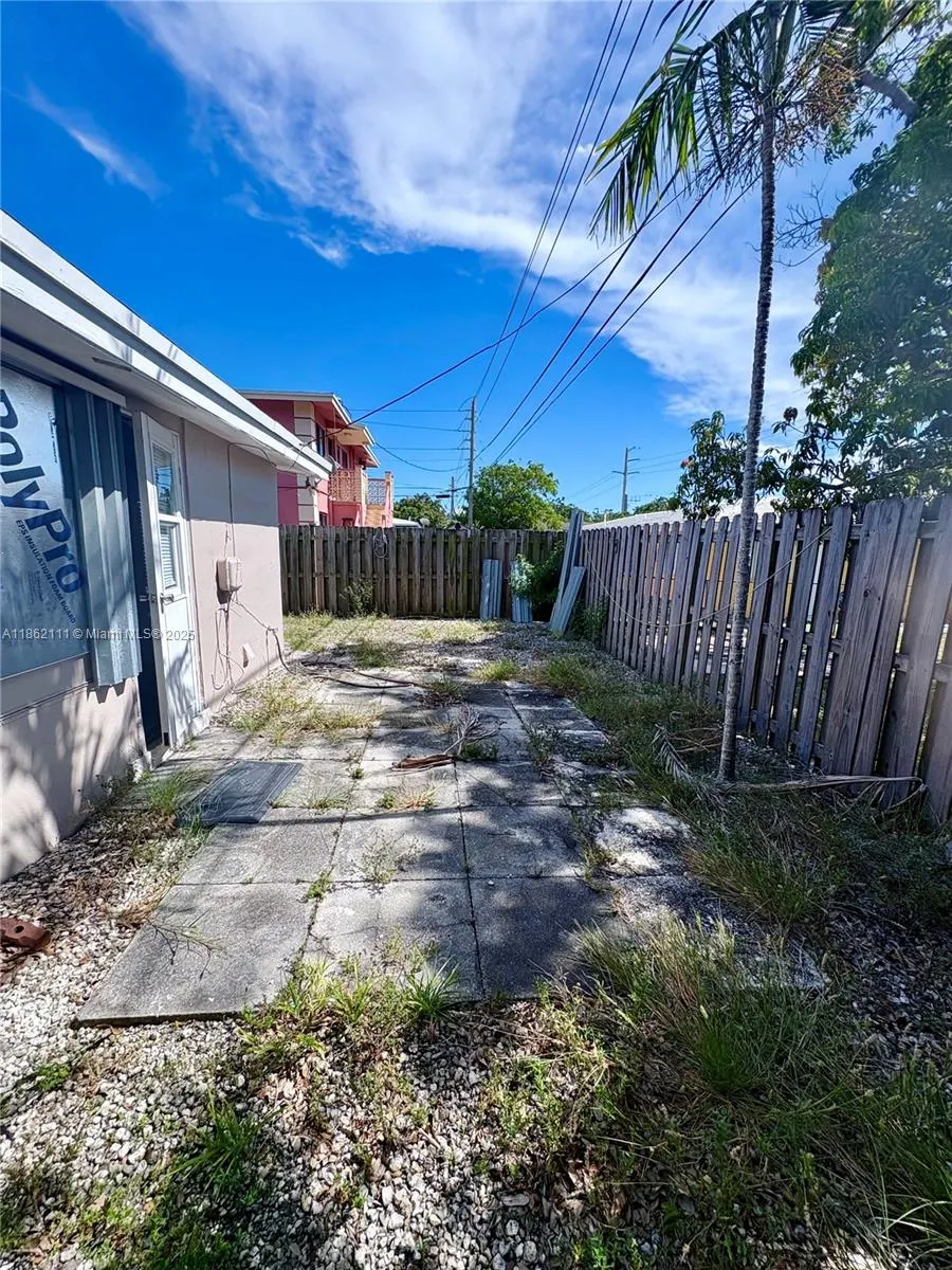 5131 NE 18th Ter