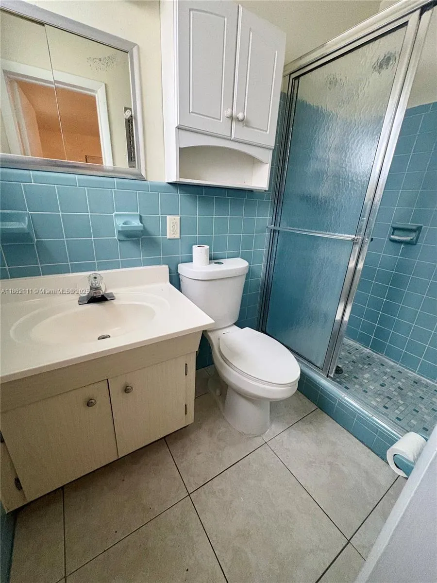 5131 NE 18th Ter