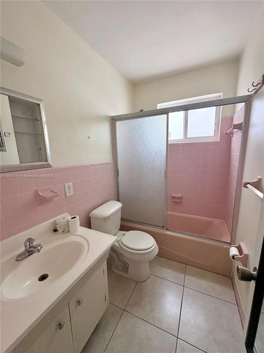 5131 NE 18th Ter