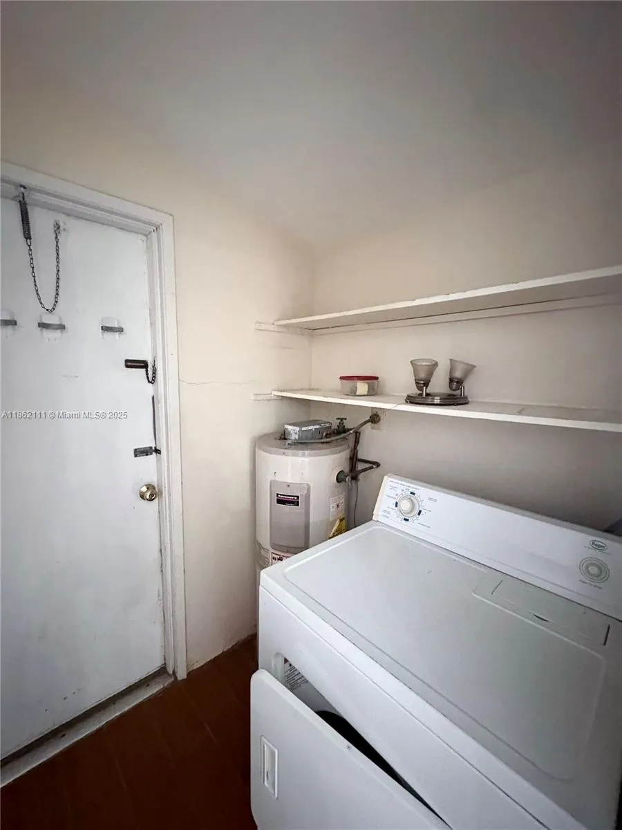 5131 NE 18th Ter