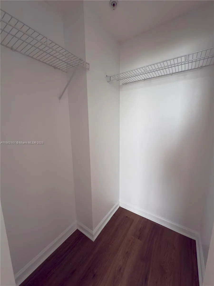 2775 NE 187th St, #304