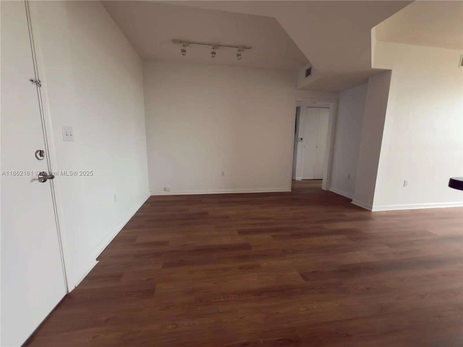 2775 NE 187th St, #304