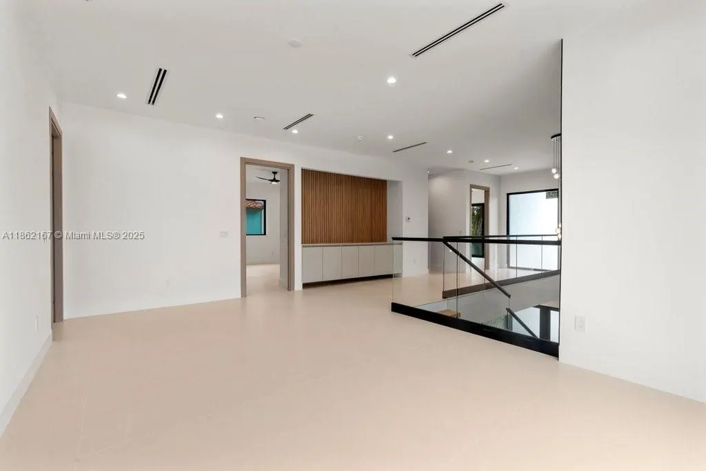 531 NE 10th Ave