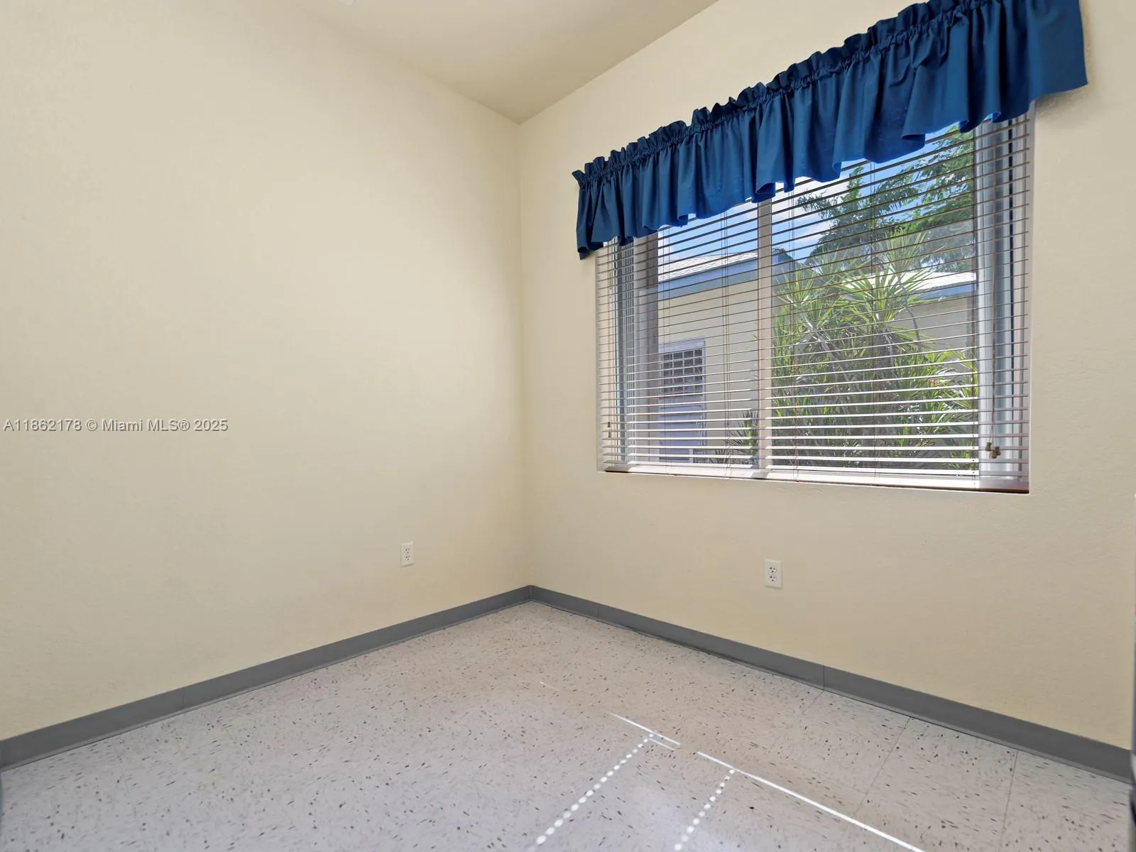 45 NW 4th St