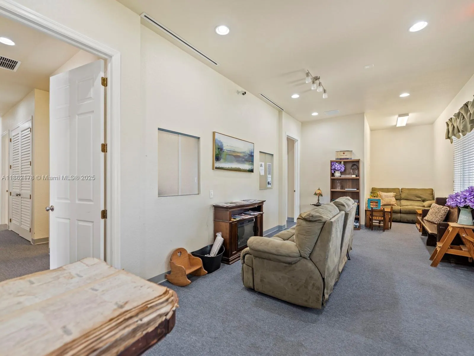 45 NW 4th St