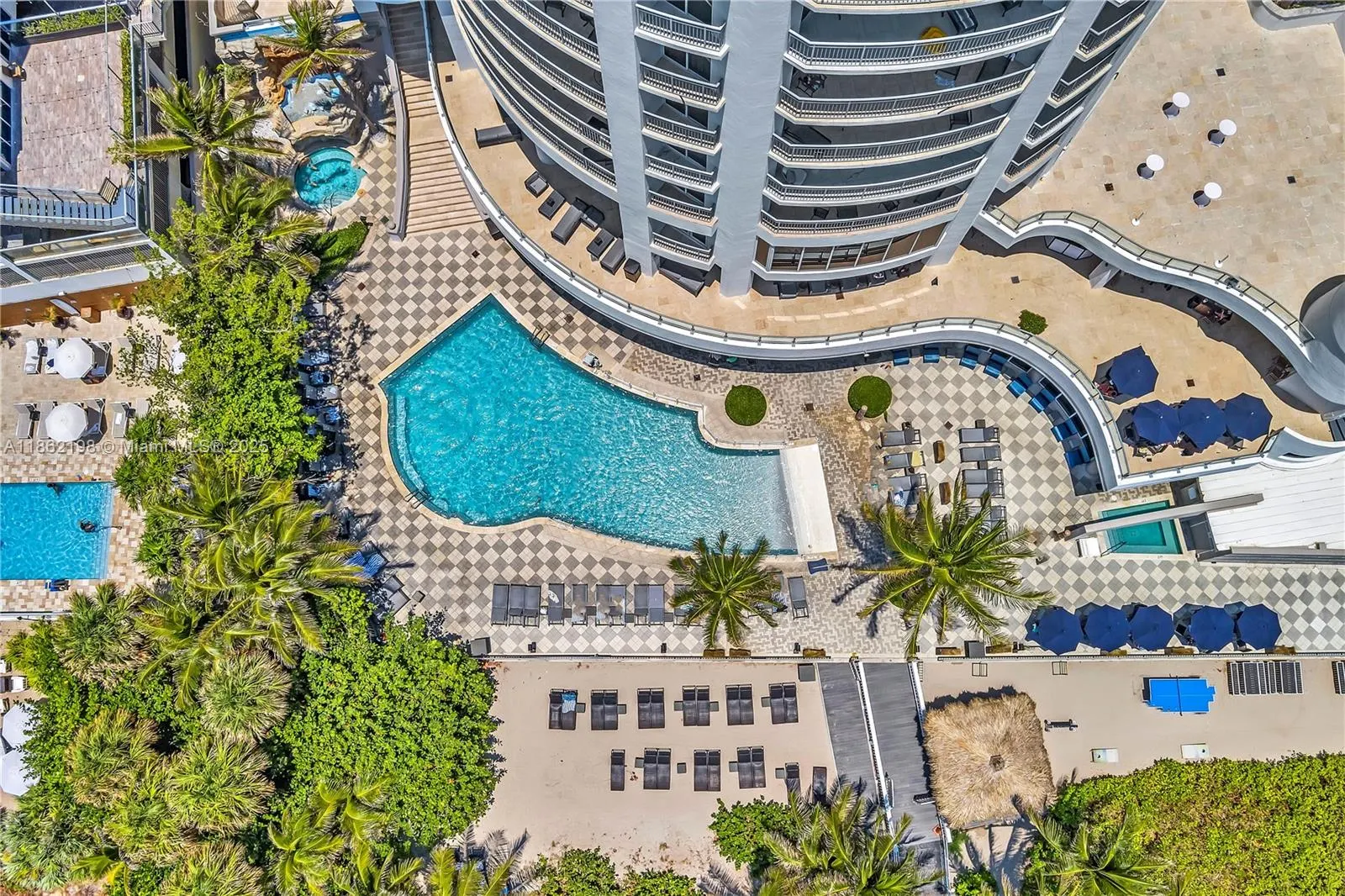 17375 Collins Ave, #1703