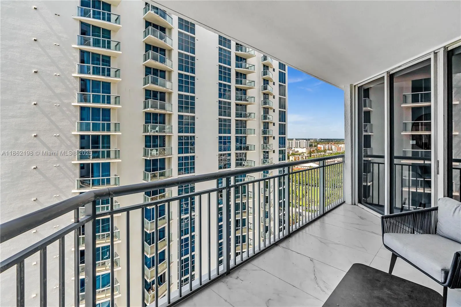 17375 Collins Ave, #1703