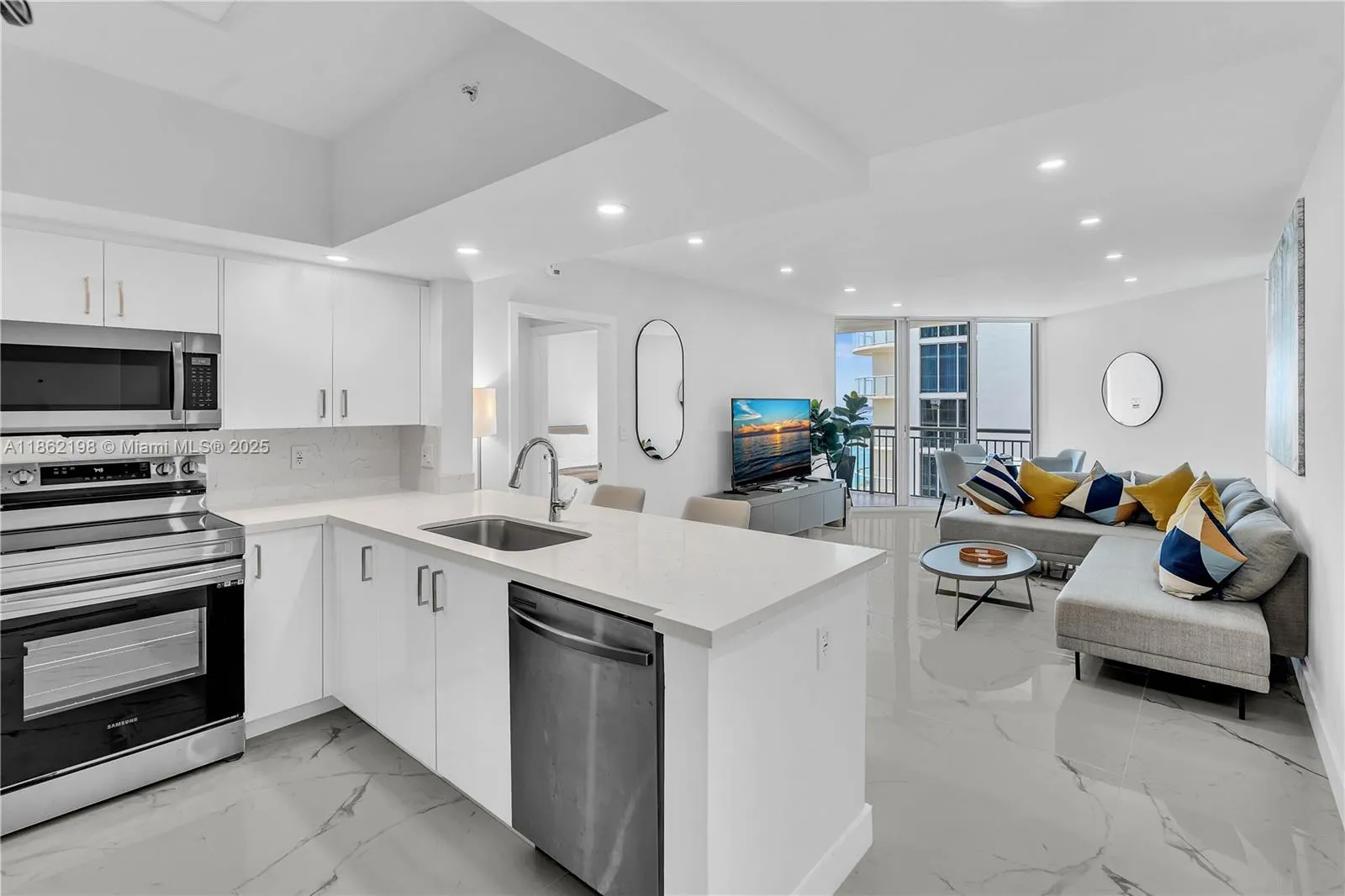 17375 Collins Ave, #1703