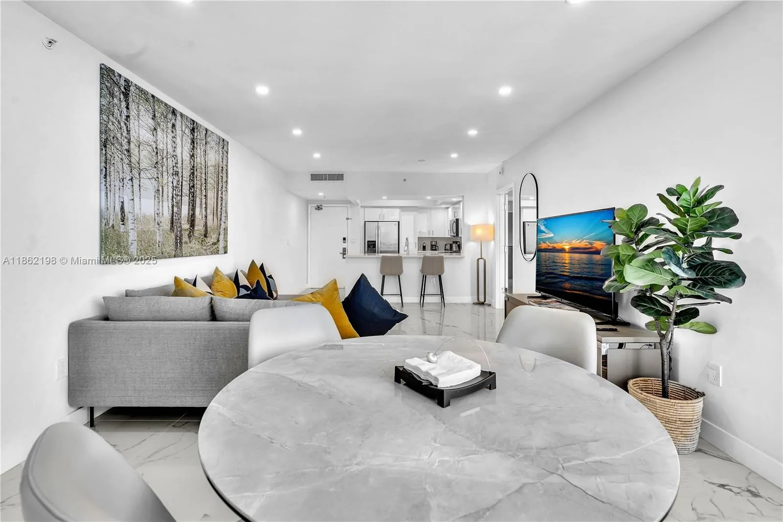 17375 Collins Ave, #1703