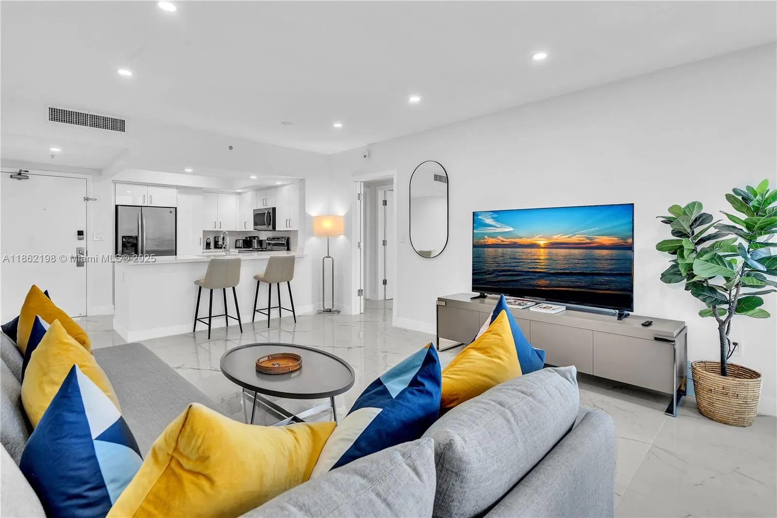 17375 Collins Ave, #1703
