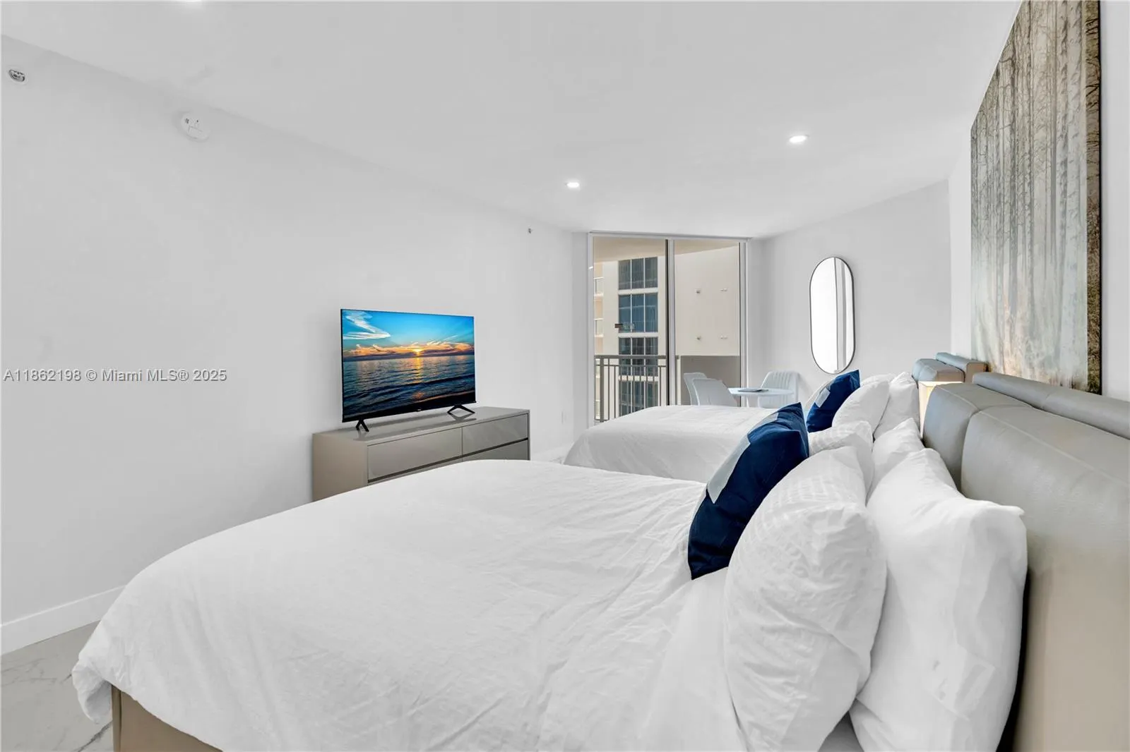 17375 Collins Ave, #1703