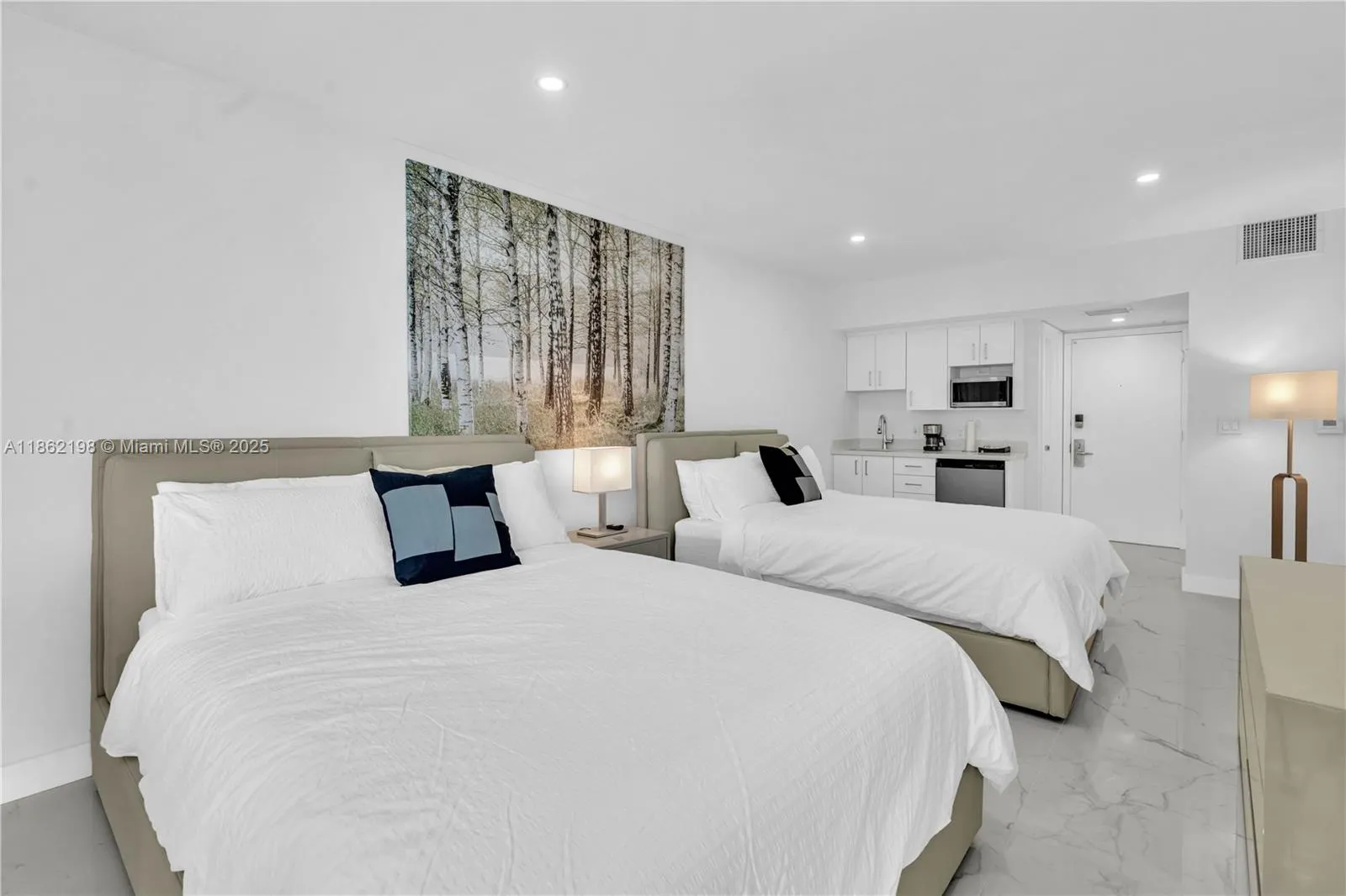 17375 Collins Ave, #1703