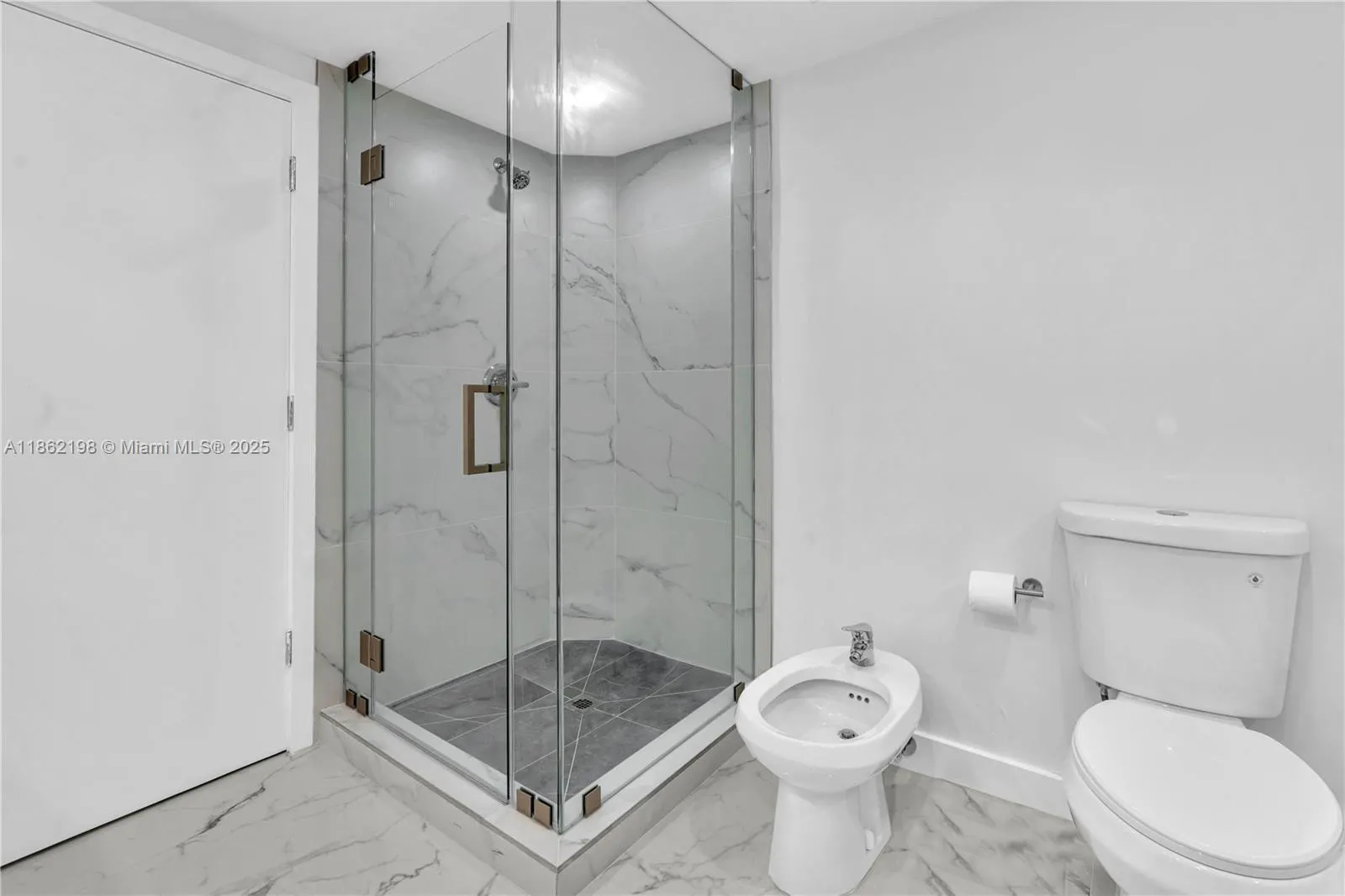 17375 Collins Ave, #1703