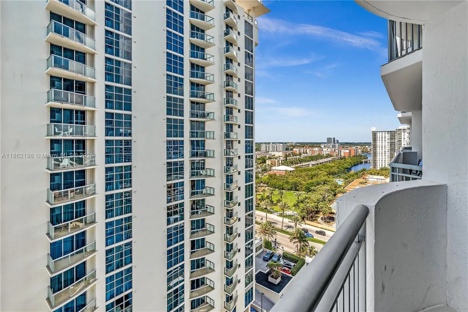 17375 Collins Ave, #1703