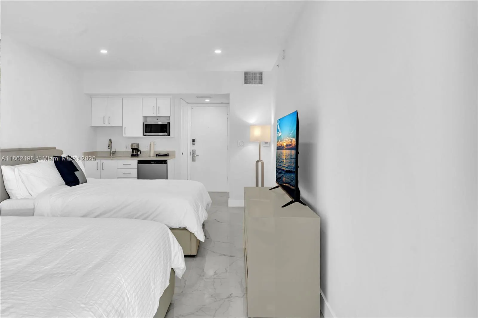 17375 Collins Ave, #1703